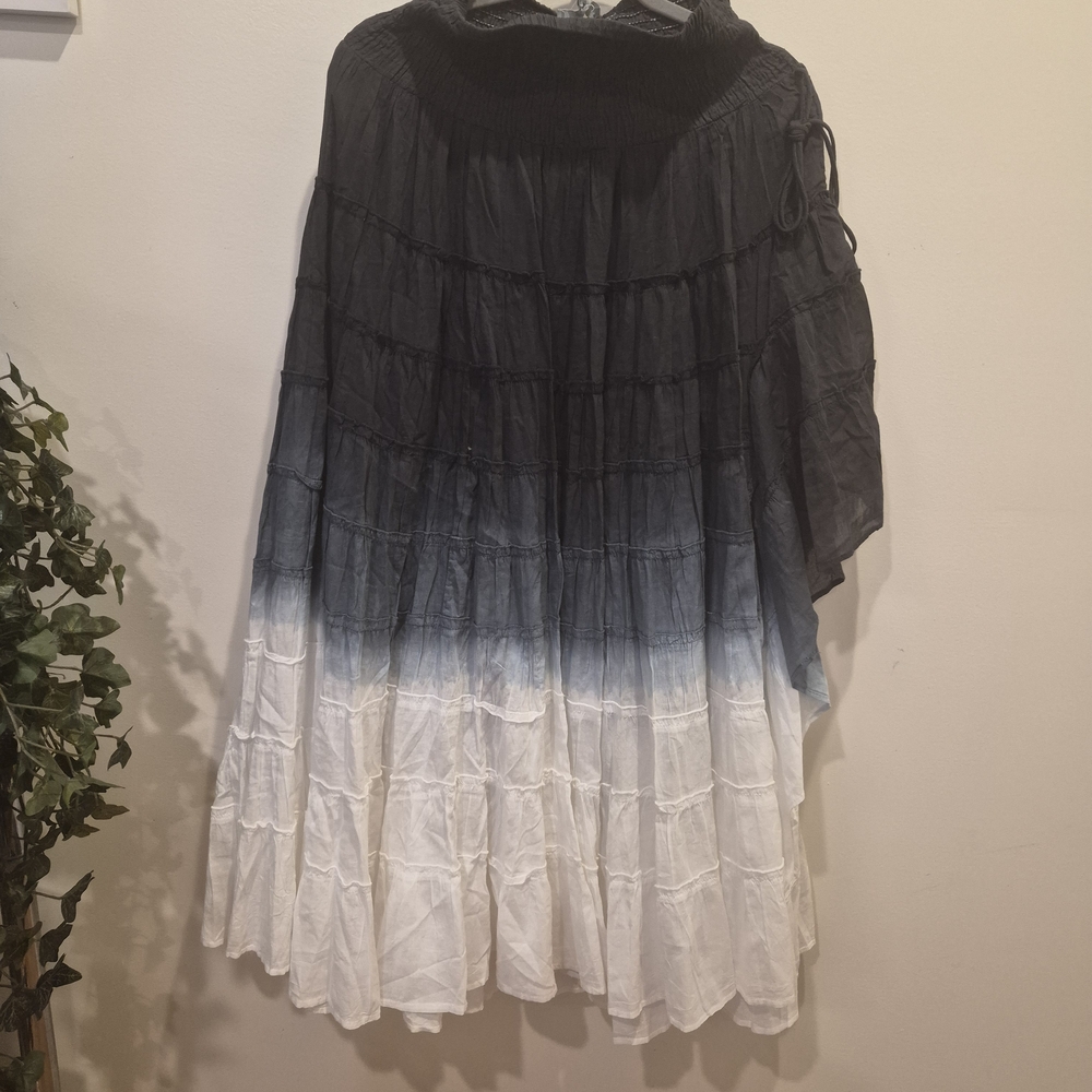 Solitaire Ombre Maxi Skirt in Black to White